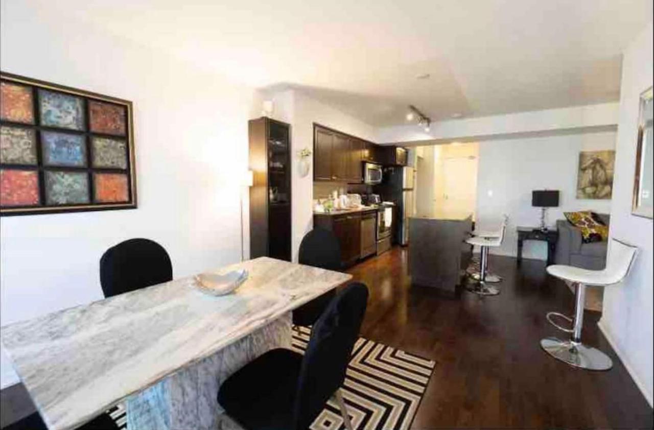 Appartement Downtown Toronto+Free Parking+Cn Tower View Extérieur photo